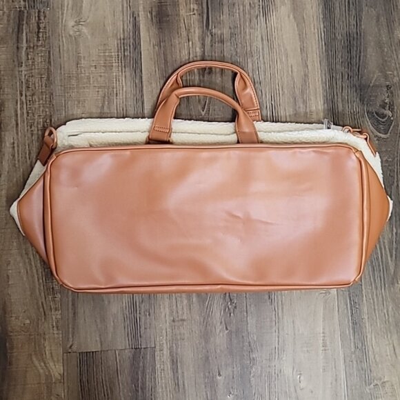 TOMS Duffel Bag - Great for weekend getaway! - Picture 6 of 6